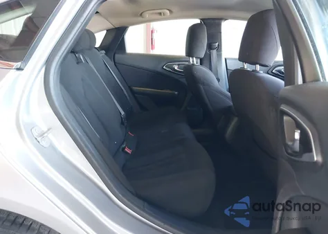 2015 Chrysler 200 Limited z USA, uszkodzony, nr VIN 1C3CCCAB6FN638095